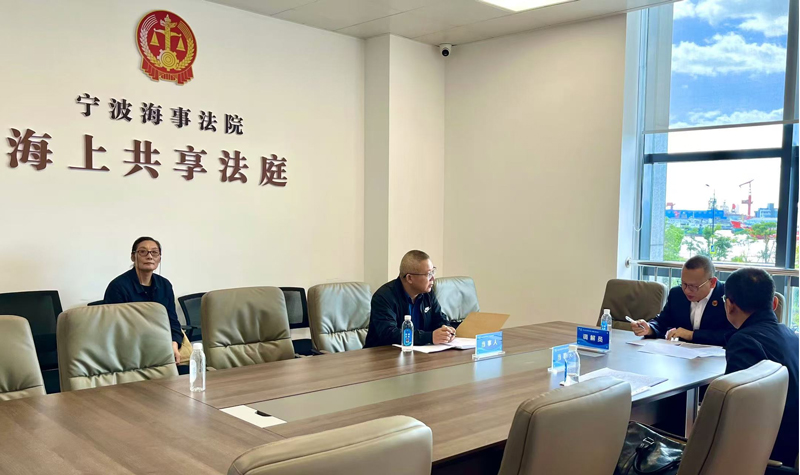 里“枫”景别样红冰球突破“浙”(图1)